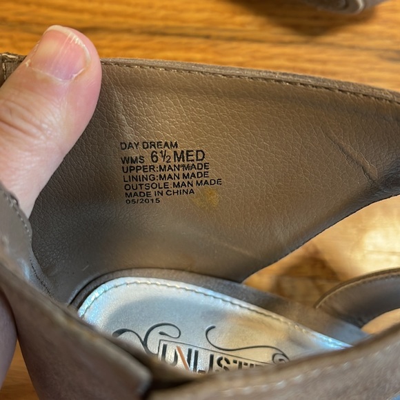 Unlisted by Kenneth Kole Wedges - Picture 5 of 6